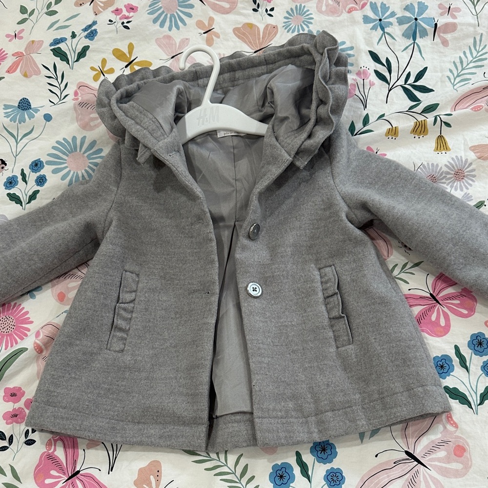 Chic Kids Gray Puffer Jacket with Ruffle Hood